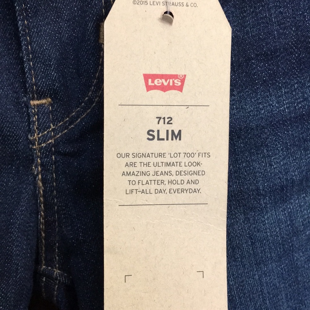 NWT Levi’s - Picture 3 of 7